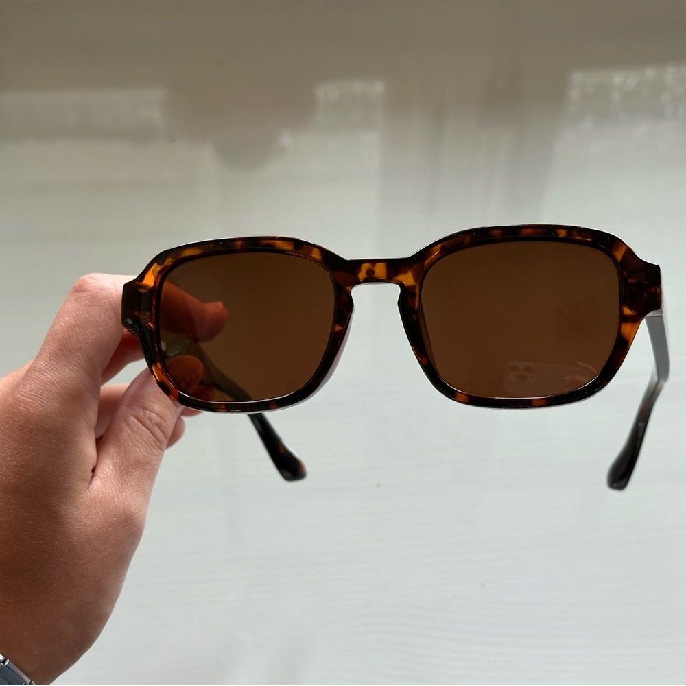 Tortoise Shell Sunglasses - Picture 4 of 5